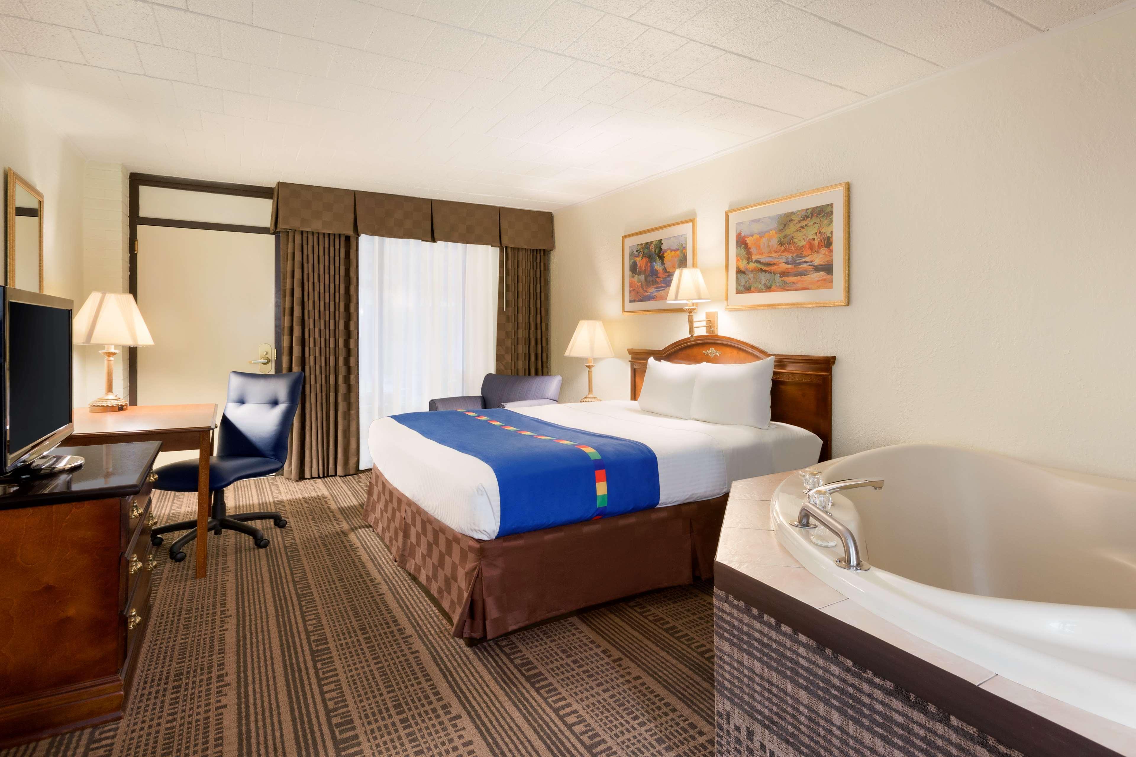 Inn Park By Radisson Sharon West Middlesex