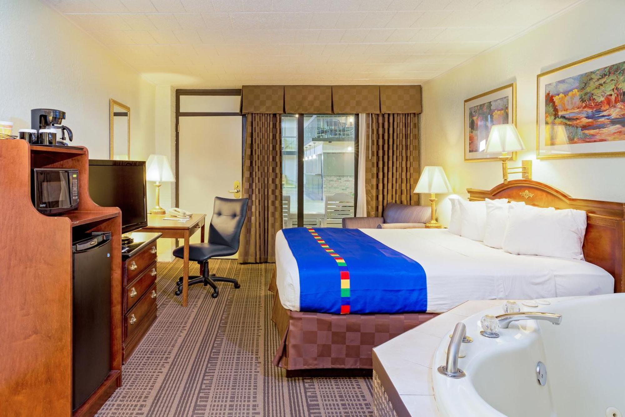 Park By Radisson Sharon Inn 3*